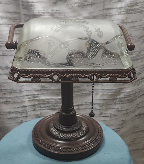 Vtg Bronze Bankers Lamp With Etched Frosted Shade 