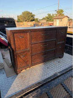 Samuel Lawrence Dark Wood 7-Drawer Dresser