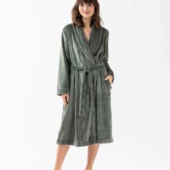 Wayland Square Ultra Soft Women’s Flannel Robe Sage Green