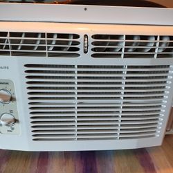  Window Air Conditioner 