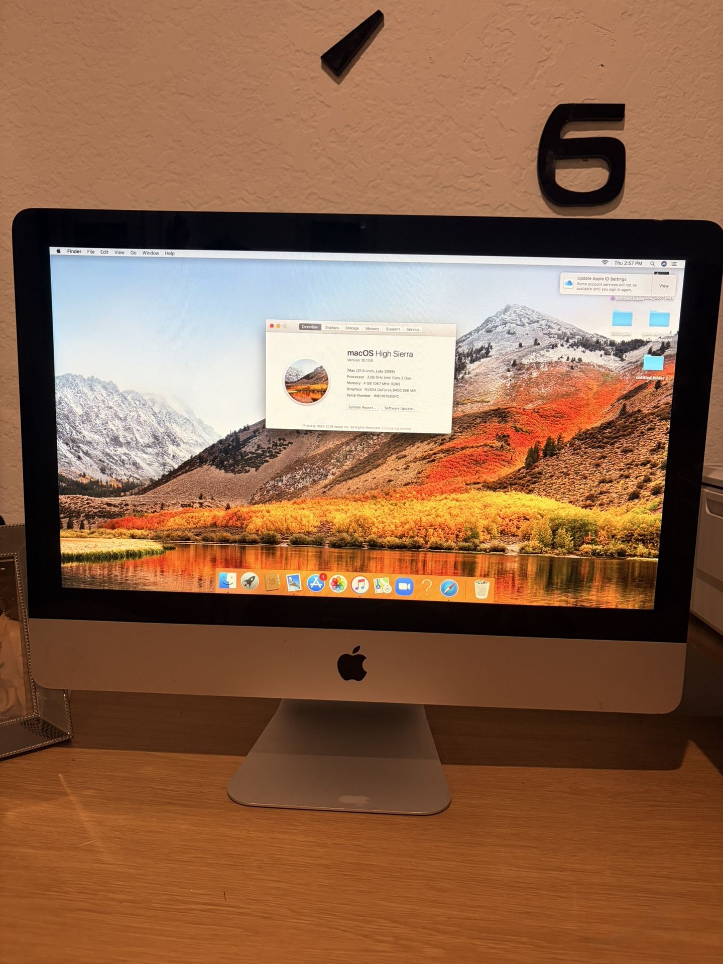 Apple IMac Version 10.13.6 With Apple Keyboard