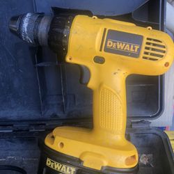 Dewalt 18V Drill With Battery/charger And Case.
