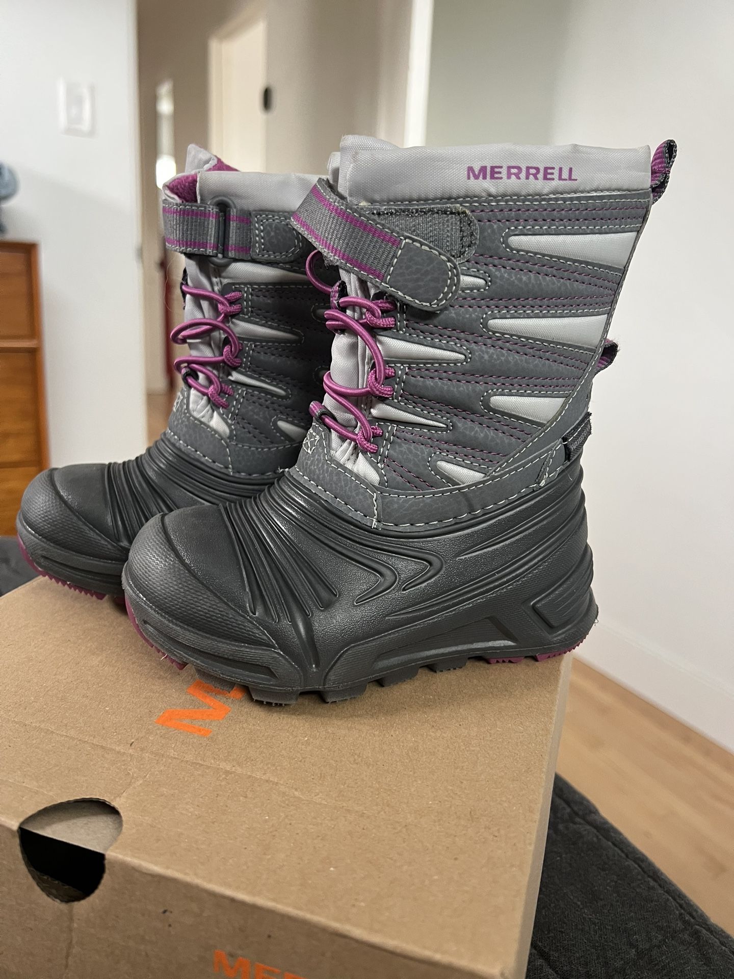 Merrell Girls Snow Boots Size 8