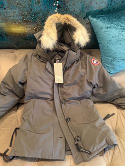 Authentic Canada Goose Down Parka with Fur Hood