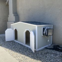 Double Entrance Dog House