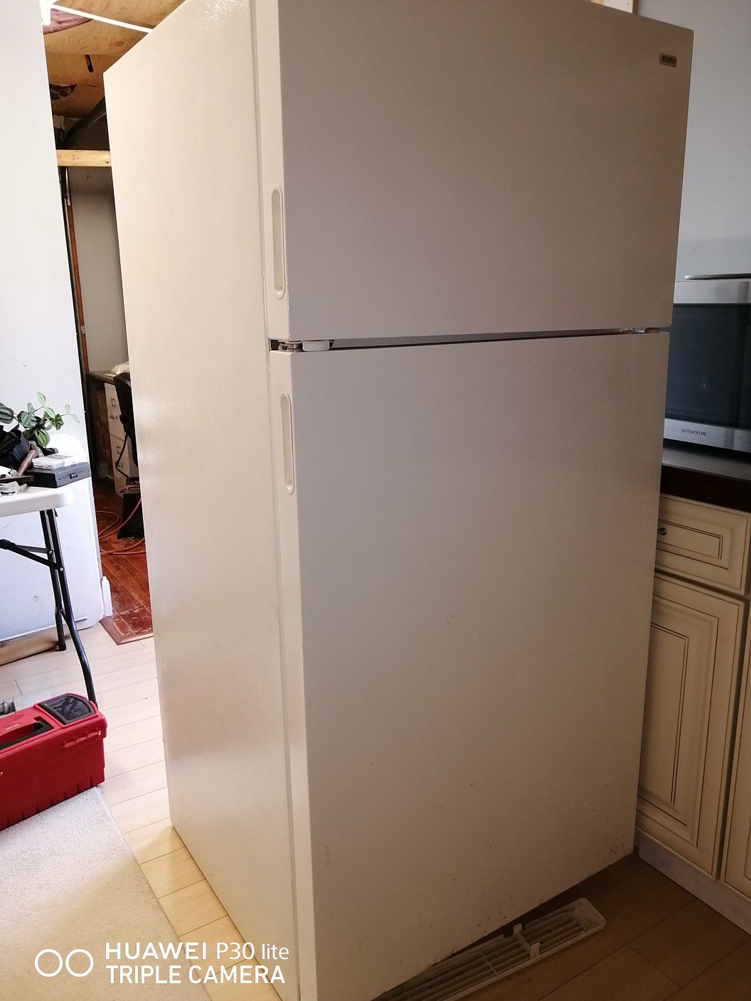 Kenmore 18 cu ft fridge bisque