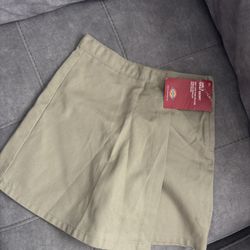 BRAND NEW dickies skirt- size 7