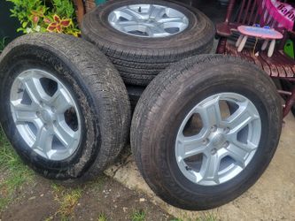 FIVE TIRES 2019 Jeep Wrangler 1 new 4 with 3000 to 4000 miles $650.00😊