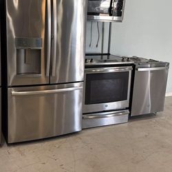 Complete kitchen appliances set