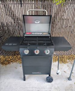 New. Nexgrill 3 Burner Propane Gas Grill.