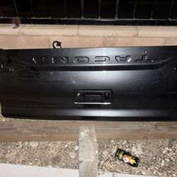 Toyota Tacoma Tailgate