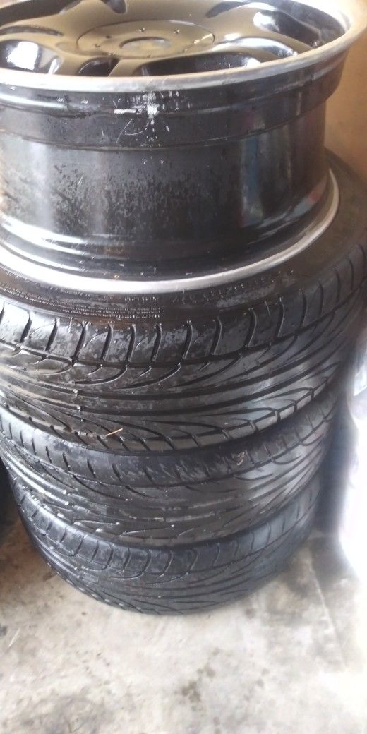 Set Of 3 Tires and 4 Rims In Good Condition All way I Keep in Door s I Don't Need Only People Are Interested Pls Tgu