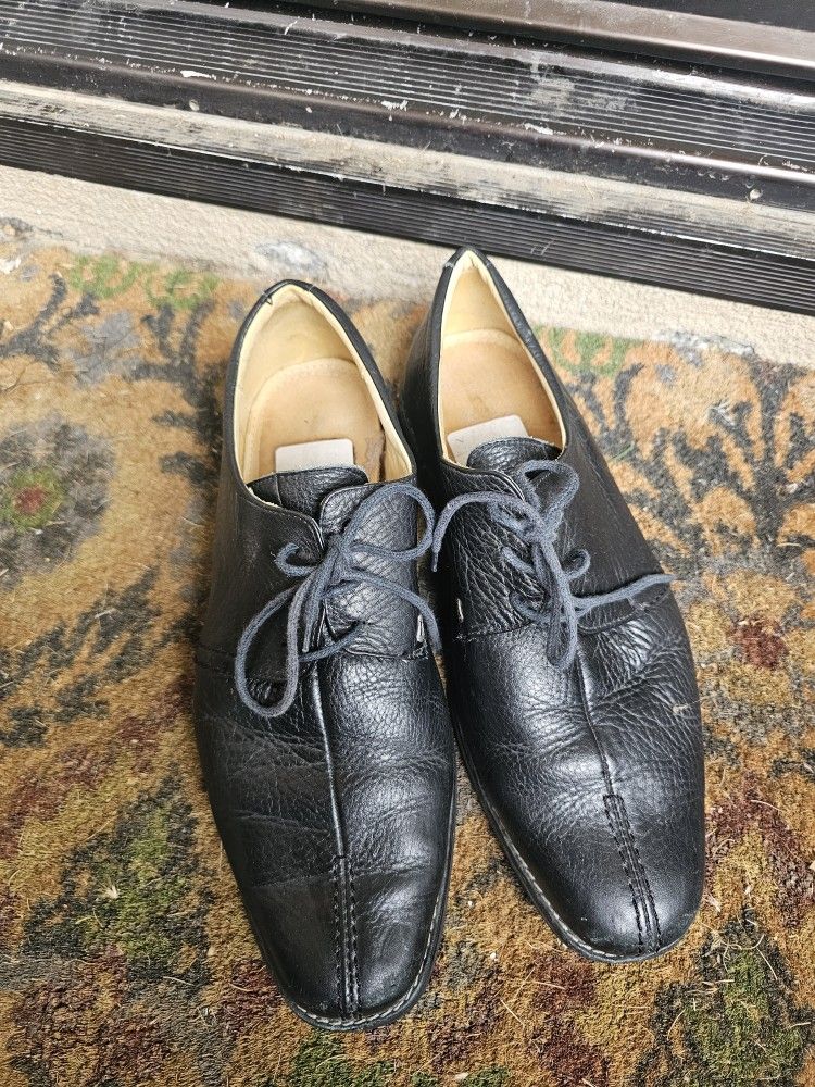 Men's 100 % Leather Dress Shoes Size 9.5 In Good Condition