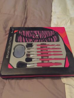 Brushes collection and mirror and bag new