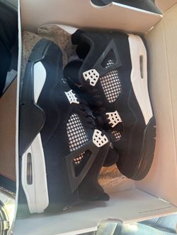 11.5 Jordan 4 Retro White Thunder