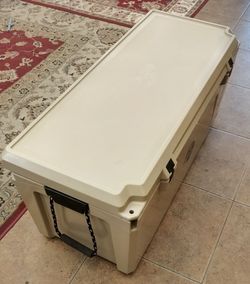Bass pro Shop cooler
