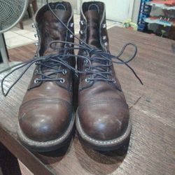 Red Wings Boots Vibram Iron Ranger 8111 Sz8