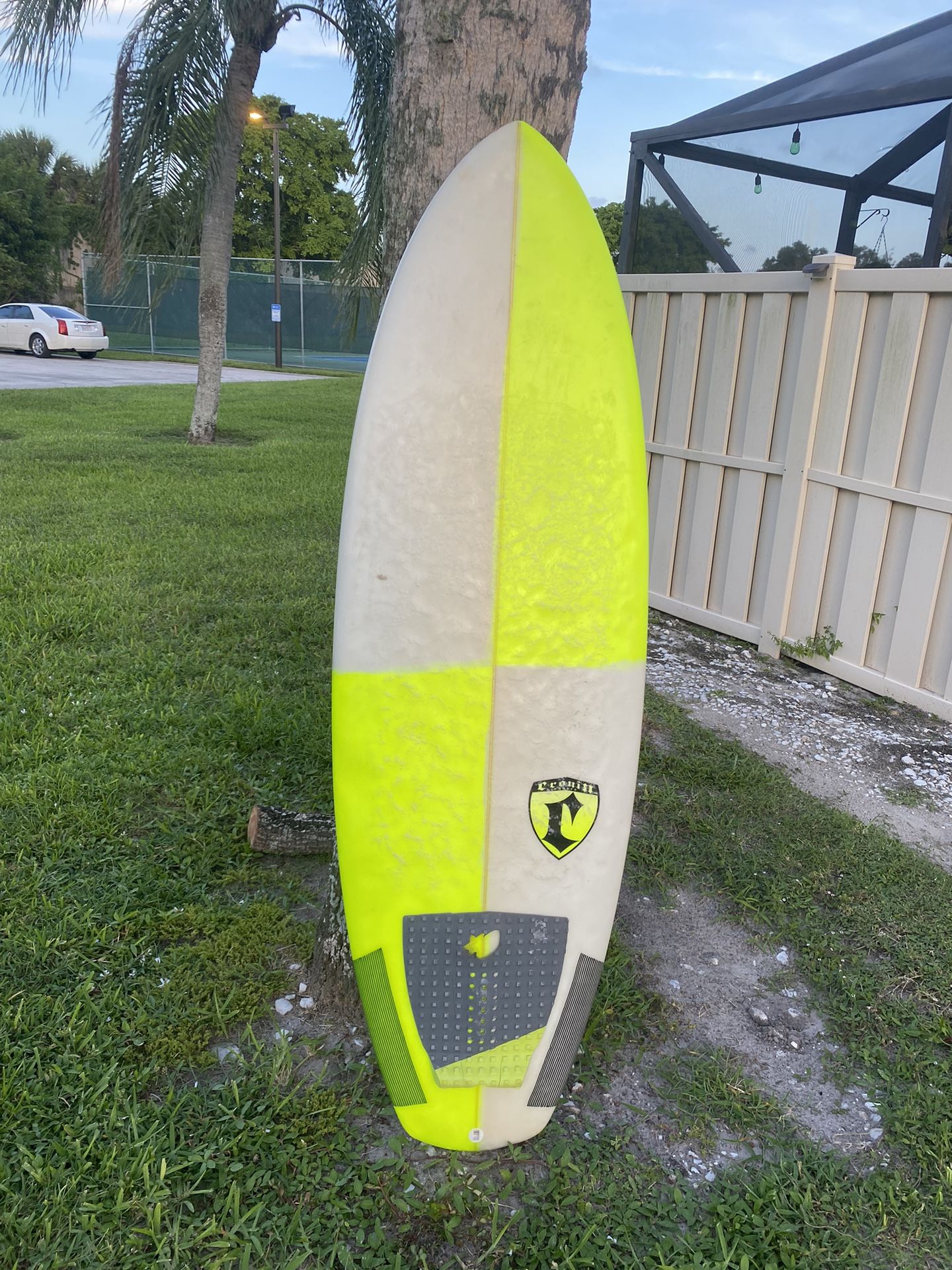 5’8” 3 Fin Surfboard Hardtop Shortboard