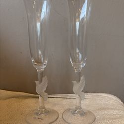 Set of 2 Gorham Crystal Amore Frosted Love Birds Doves Champagne Flutes