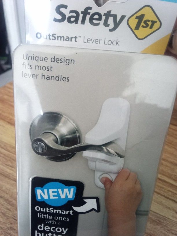 New Safety 1st Outsmart Lever Lock π.