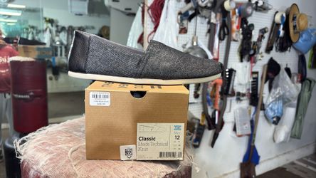 Tom Classic  Shoe Size 12