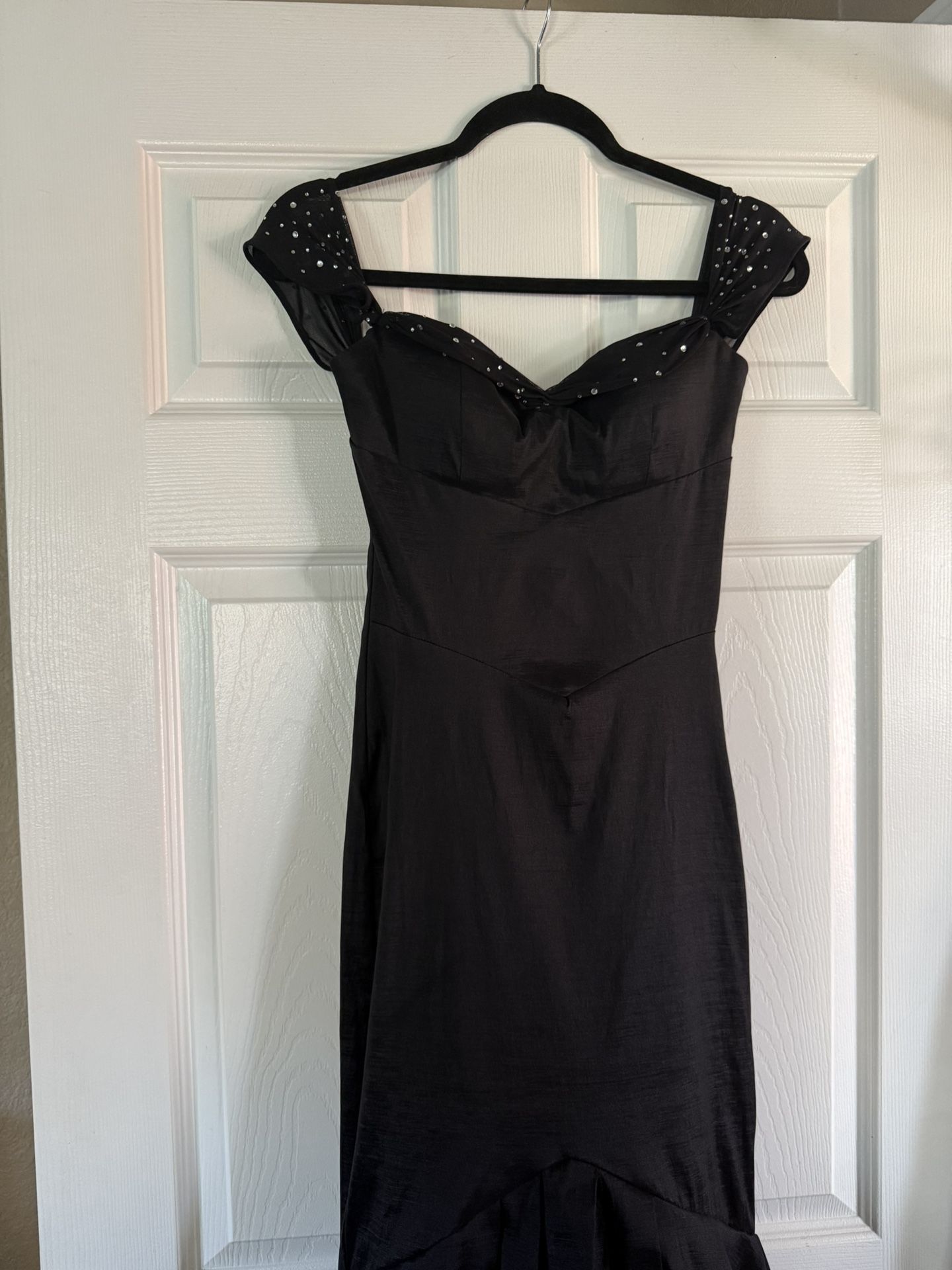 Windsor Dress. Off Shoulder Mermaid Fit