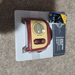 Collectivle Mini Retro Radio