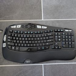 Wireless gaming keyboard