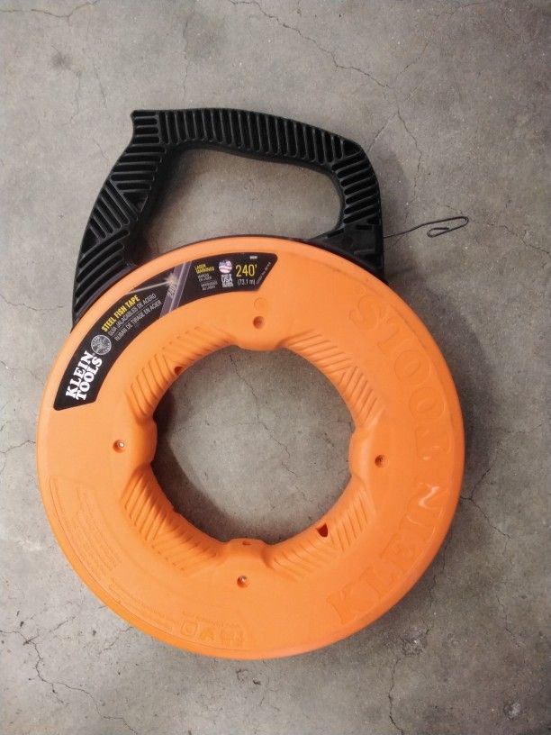 KLEIN TOOLS Steel Fish Tape 240' (73.1m)