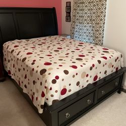 Queen Bed Frame w/ Storage Drawers – Like New!