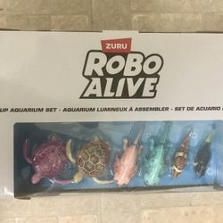 Robó Alive Lights Up Aquarium 