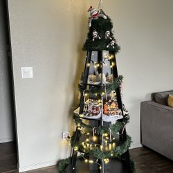 Bookshelf/Christmas Tree