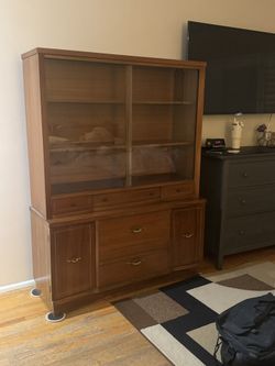 1950-60’s Vintage Stanley China Cabinet