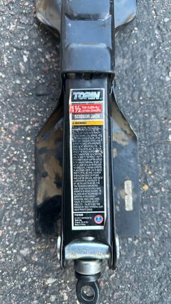 Torin 1.5 Ton Scissor Jack
