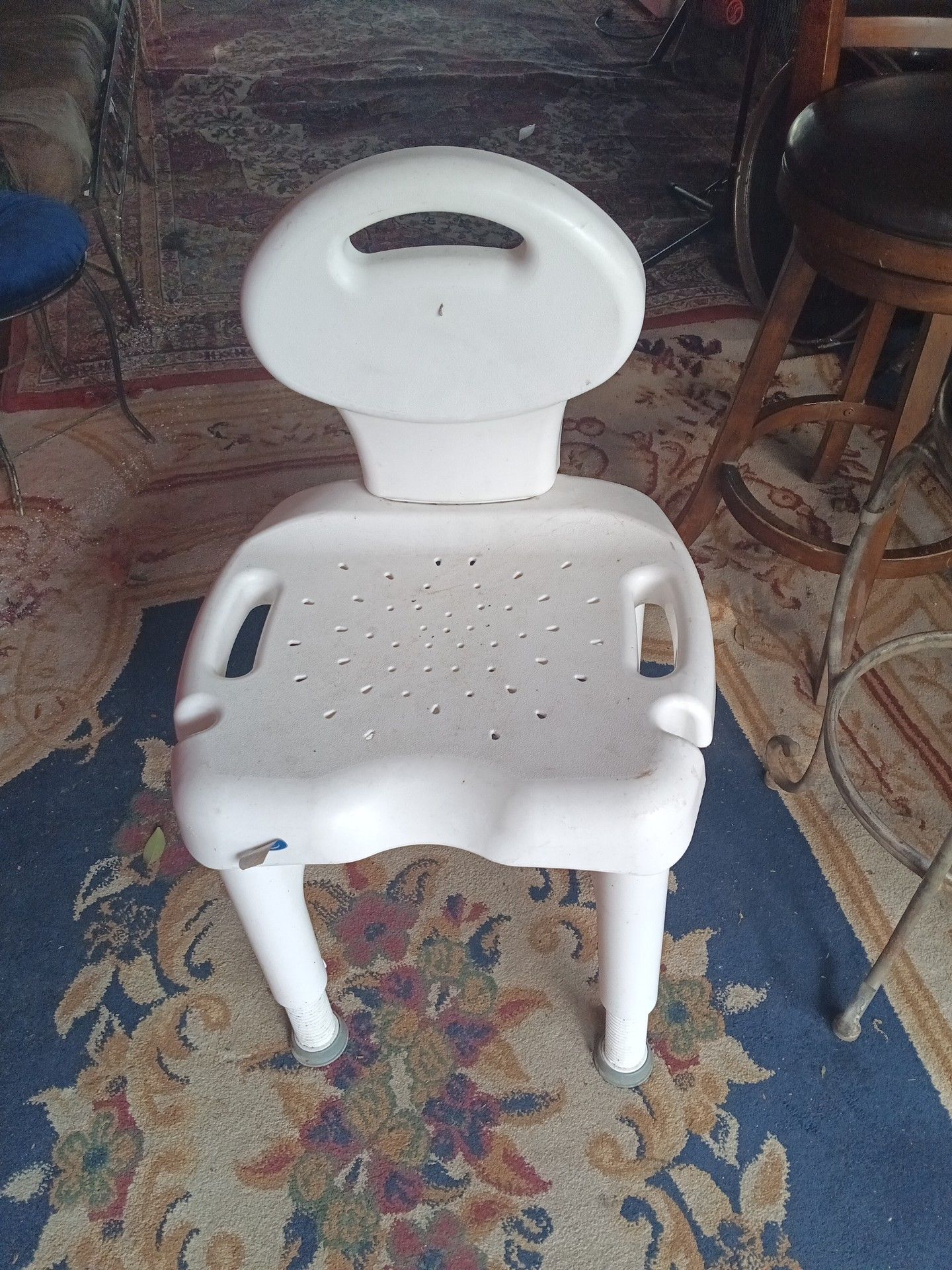 White bath chair