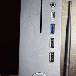 Dell Wyse 5070 Extended Pentium J5005 32GB M.2 8GB DDR4 Radeon E9173-2GB WiFi Win 11