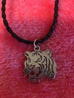 LEATHER NECKLACE WITH TIGER - NEW