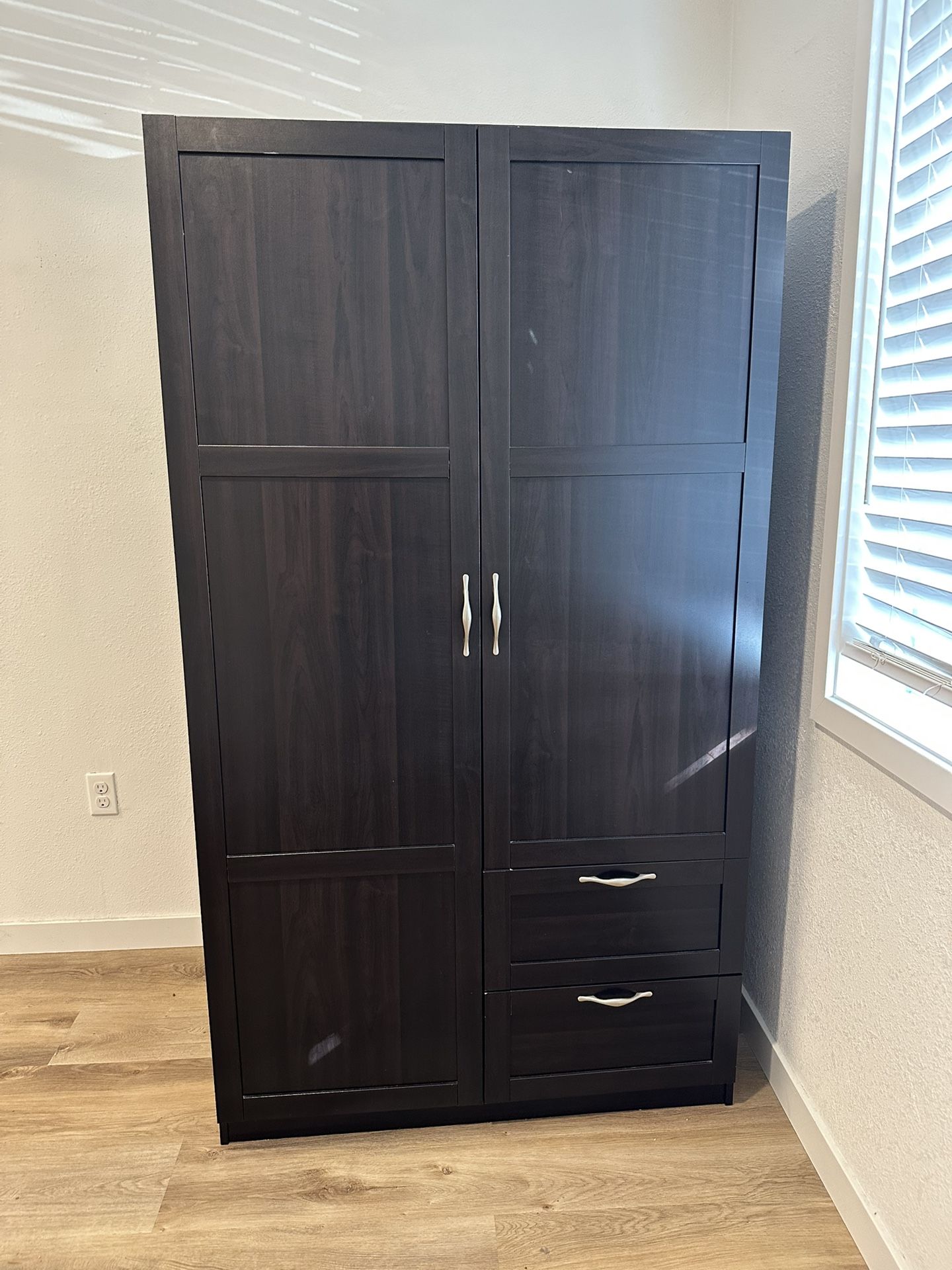 Armoire Wardrobe /Chest