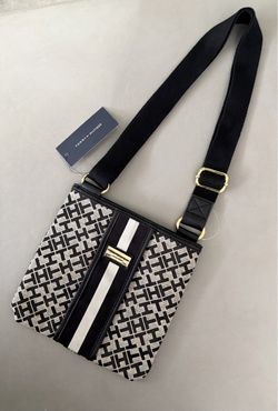 NEW⭐️Tommy Hilfiger Purse