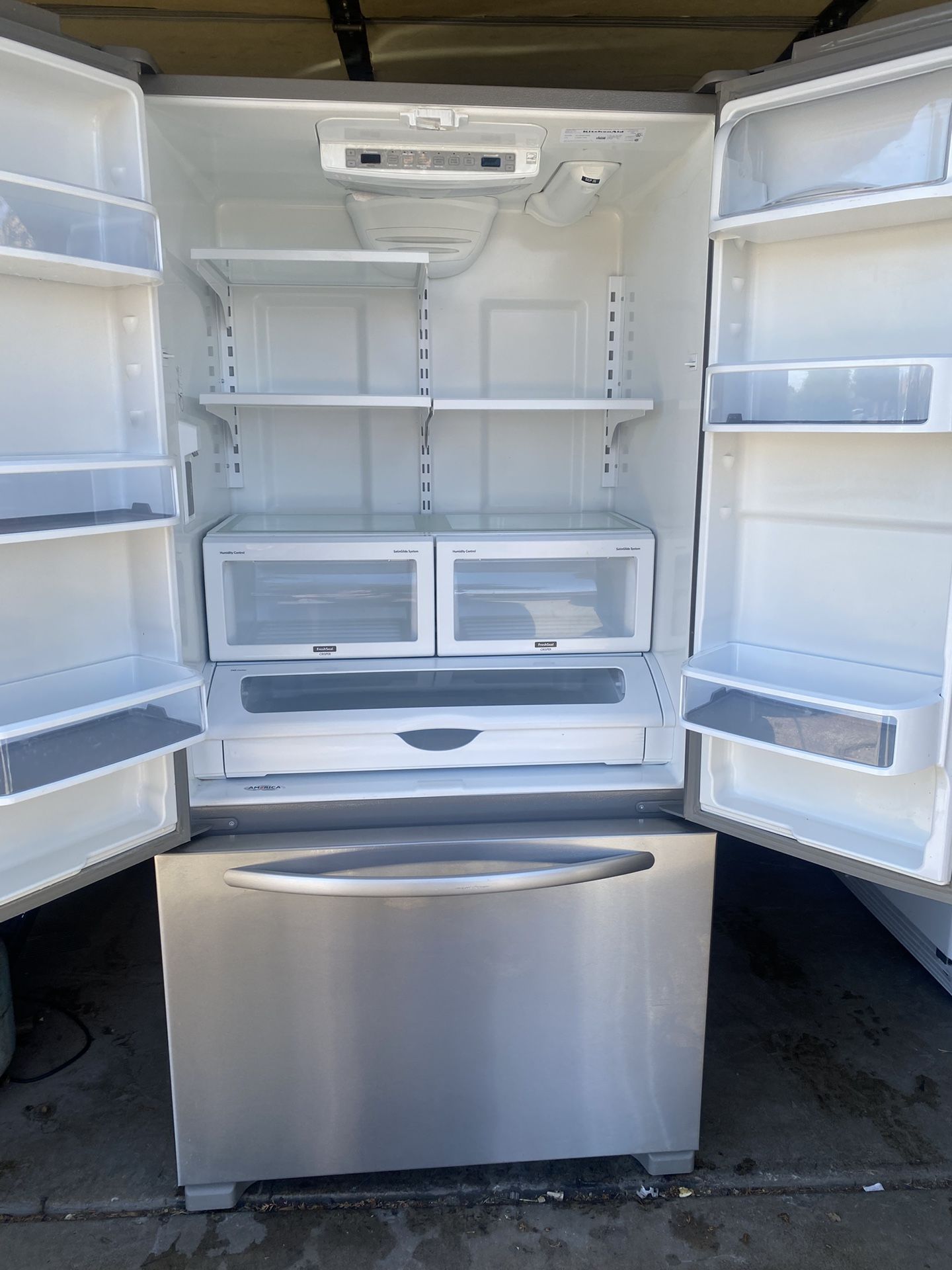 Refrigerator