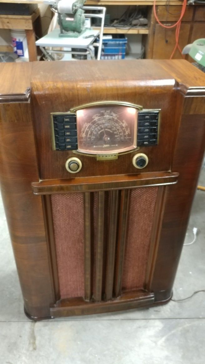 1941 Zenith Shortwave Radio