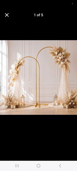Set of 2 wedding arches size 4ft and 5ft  new in box pick up in pomona $40