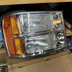 2009 GMC Sierra Headlights And Taillights 