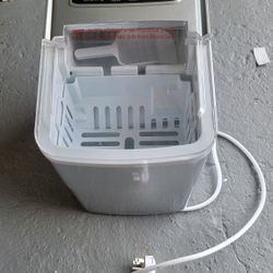 Insignia Ice Maker
