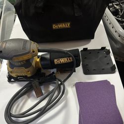 DeWalt DWE6411 Corded Palm Sander