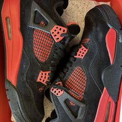 Jordan 4 Thunder Red Size 9.5 