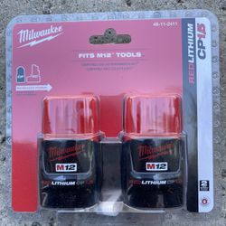 Milwaukee 2pack M12 (48-11-2411) 12V batteries