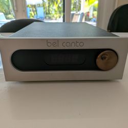 Bel Canto S300iu Integrated Amplifier – 300W Dual Mono – Built-in USB DAC – Mint Condition