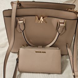 Auth Michael Kors Handbags 