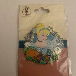 Disney DEC Cinderella Floral Princess Wreath LE 250 Pins Employee Center